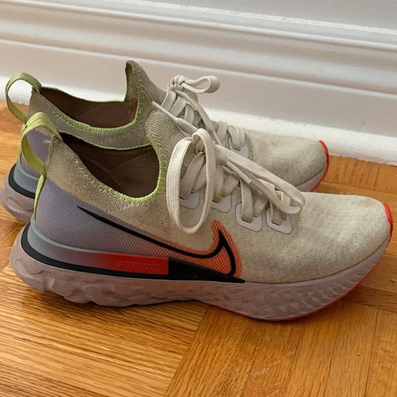 Nike Women’s React Infinity Run Flyknit Running Shoes - Picture 2 of 5